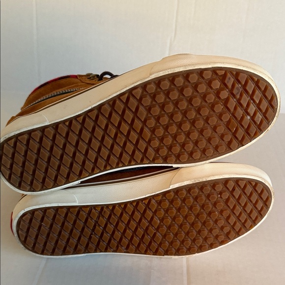 Vans Men's Tan High-Top Sneakers Limited Edition Red and Black Flannel Size 10 - Picture 7 of 7